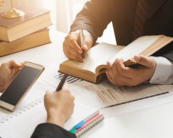 Bojíte sa konkurencie z radov zamestnancov? Využite právne poradenstvo